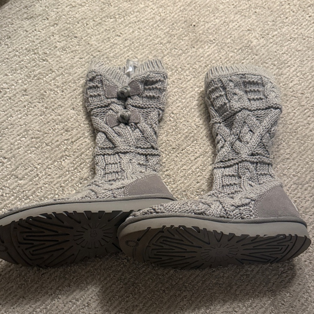 UGG Gray Knit Women's boots